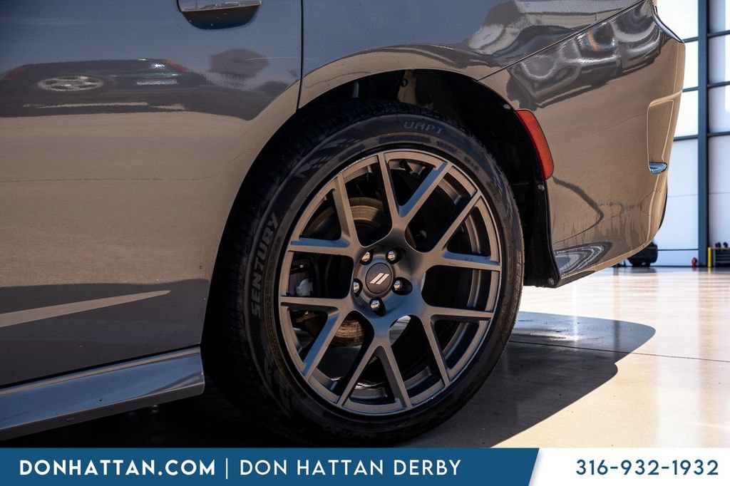 Used 2017 Dodge Charger R/T RWD image 35