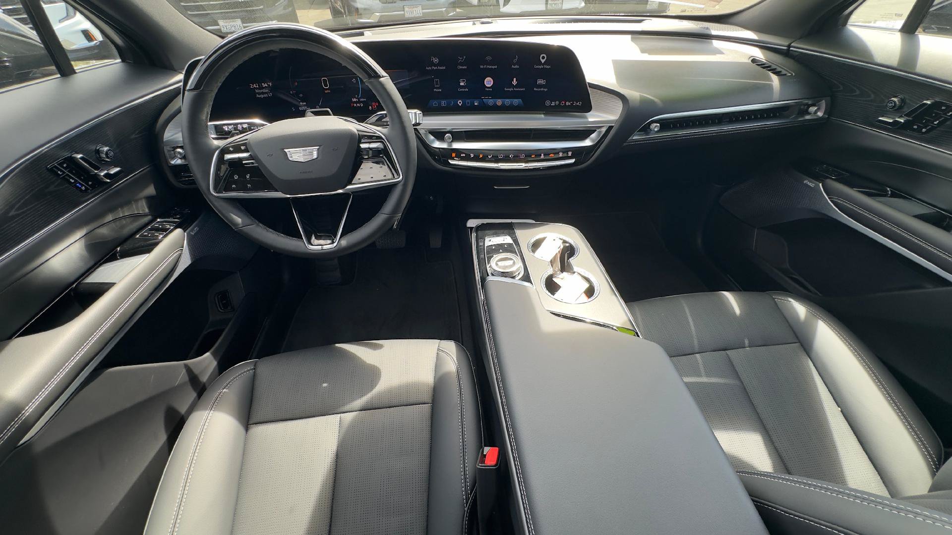 Used 2026 Cadillac Lyriq Premium Luxury AWD/4WD image 8