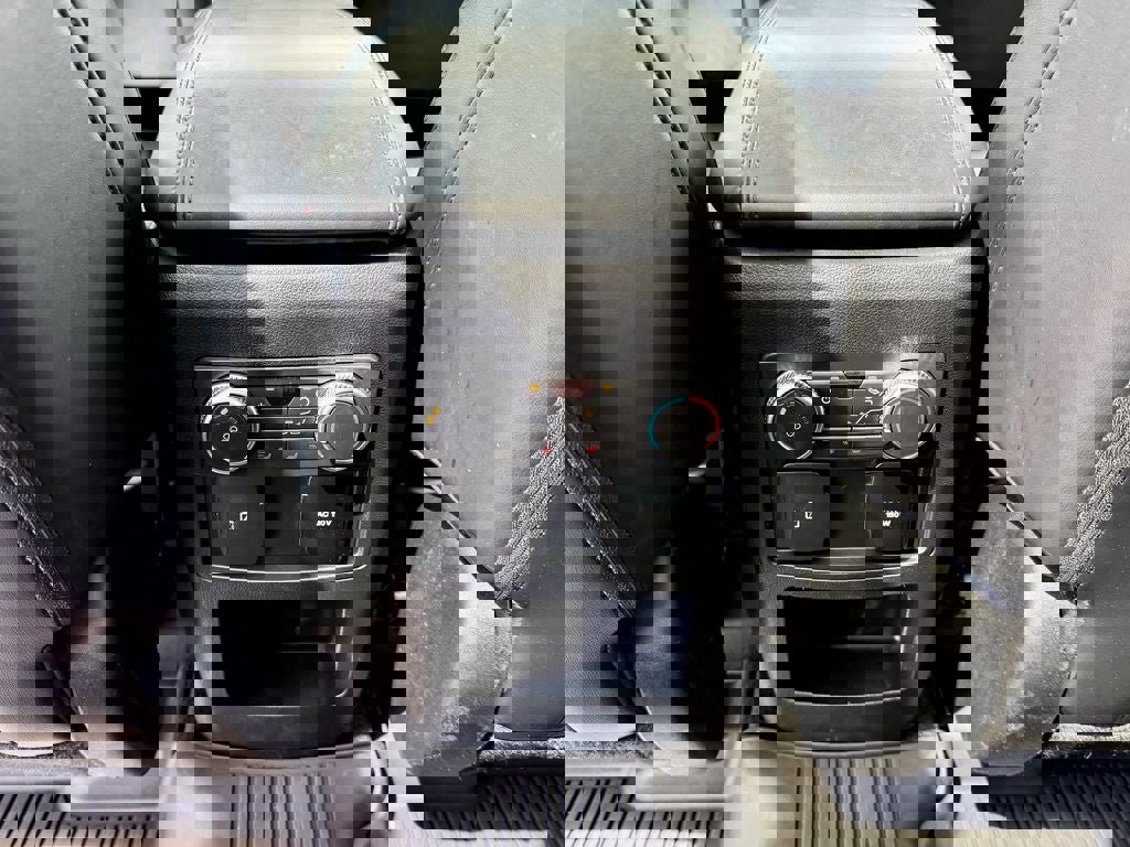 Used 2021 Ford Explorer Platinum w/ Equipment Group 601A AWD/4WD image 38