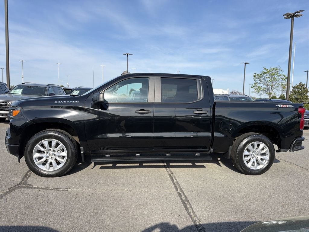 Used 2022 Chevrolet Silverado 1500 Custom AWD/4WD image 2