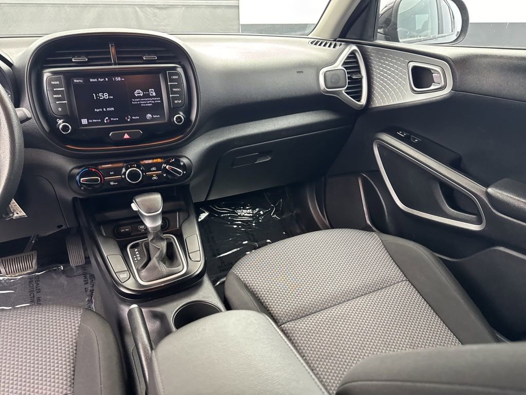 Used 2022 Kia Soul LX FWD image 4