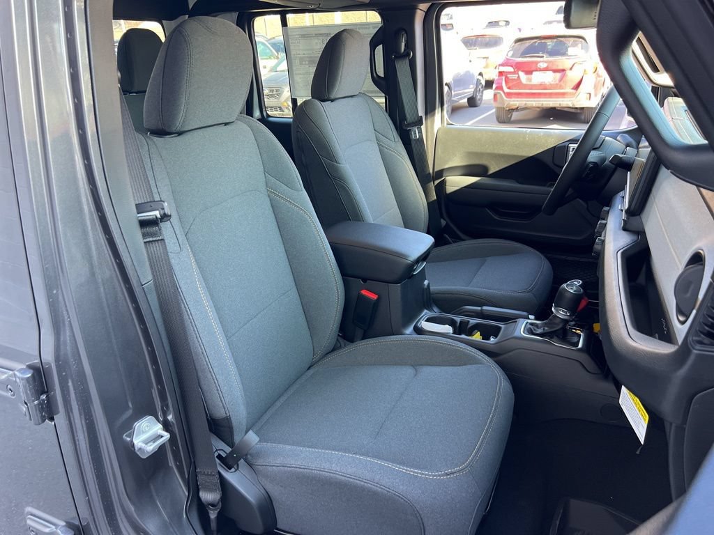 New 2026 Jeep Gladiator Sport AWD/4WD image 21