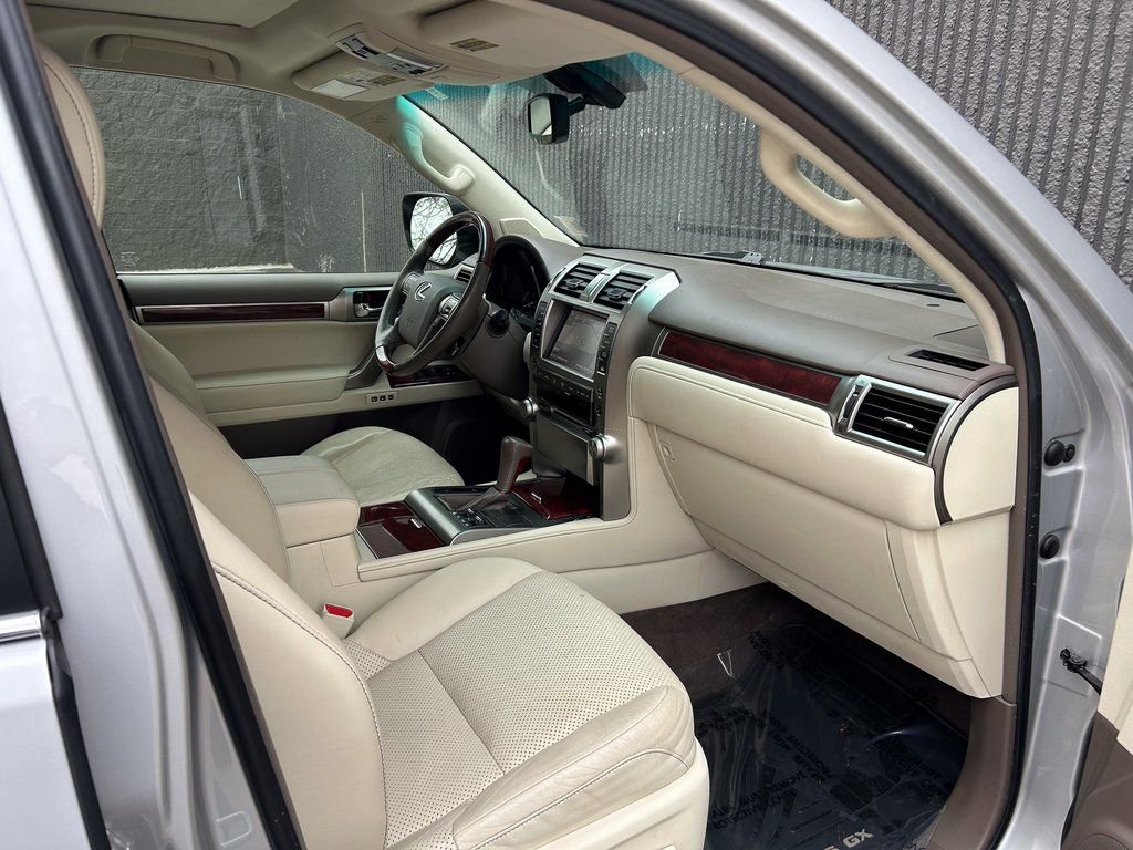 Used 2012 Lexus GX 460 w/ Comfort Plus Pkg image 21