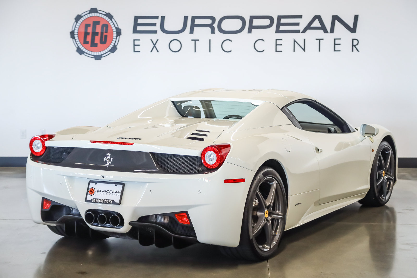 Used 2015 Ferrari 458 Spider RWD image 14