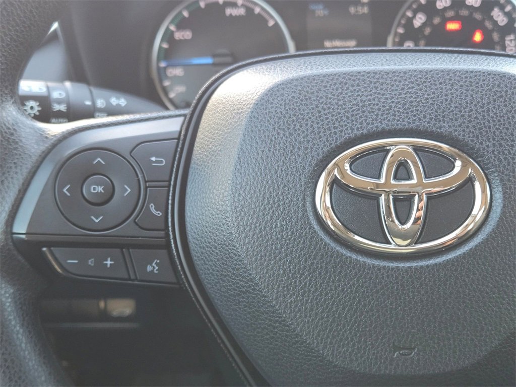 Used 2021 Toyota RAV4 XLE image 22