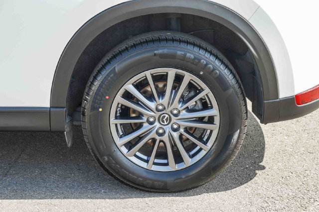 Used 2020 MAZDA CX-5 Touring FWD image 13