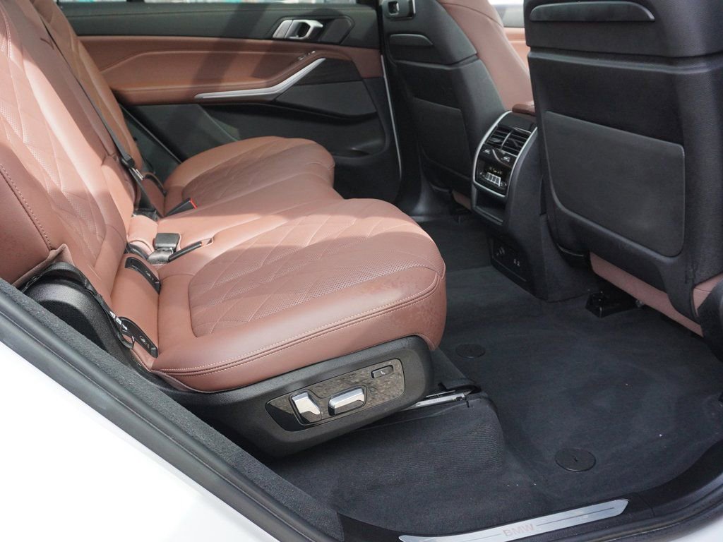 Used 2023 BMW X7 xDrive40i w/ Premium Package image 34