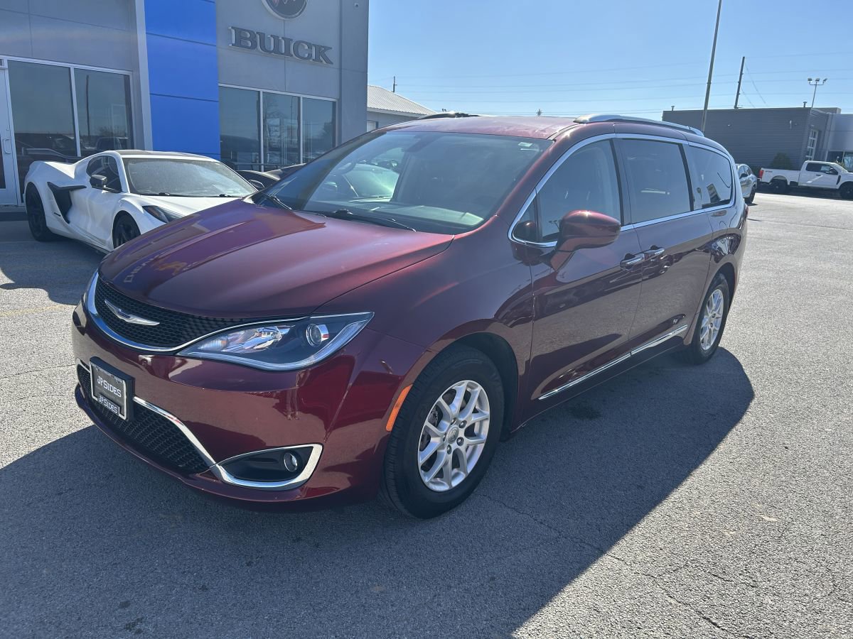 Used 2020 Chrysler Pacifica Touring-L image 1