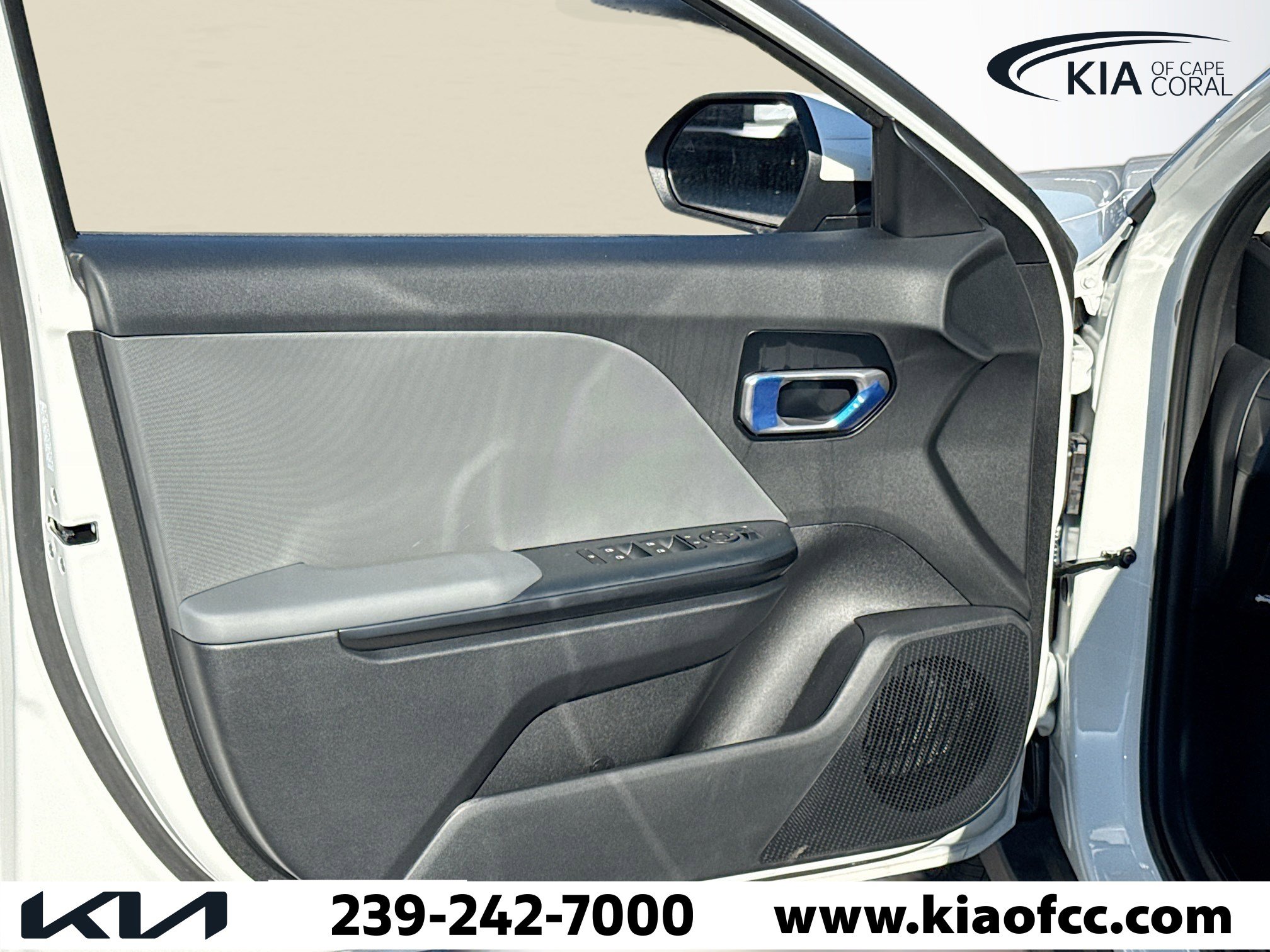 New 2025 Kia K4 LXS image 19