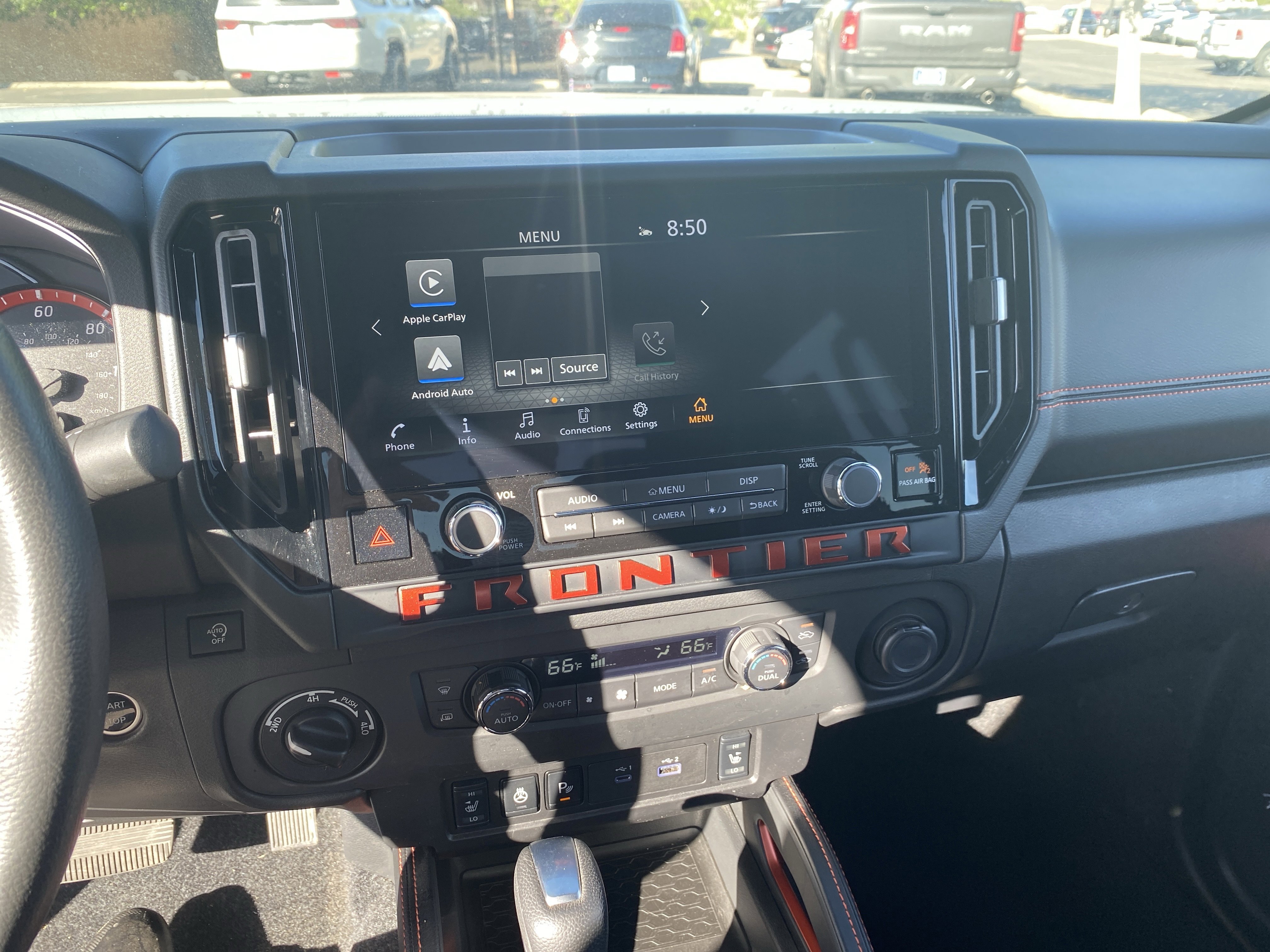 Used 2025 Nissan Frontier PRO-4X w/ Pro Convenience Package image 13