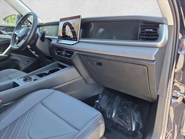 Used 2026 Volkswagen Tiguan SE AWD/4WD image 22