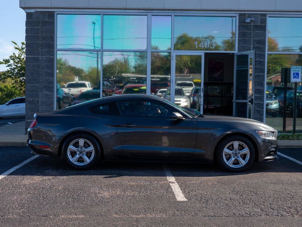 Used 2017 Ford Mustang Coupe RWD image 2