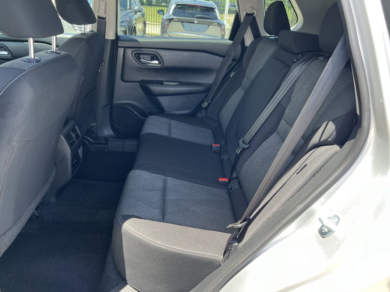 Used 2025 Nissan Rogue SV AWD/4WD image 11