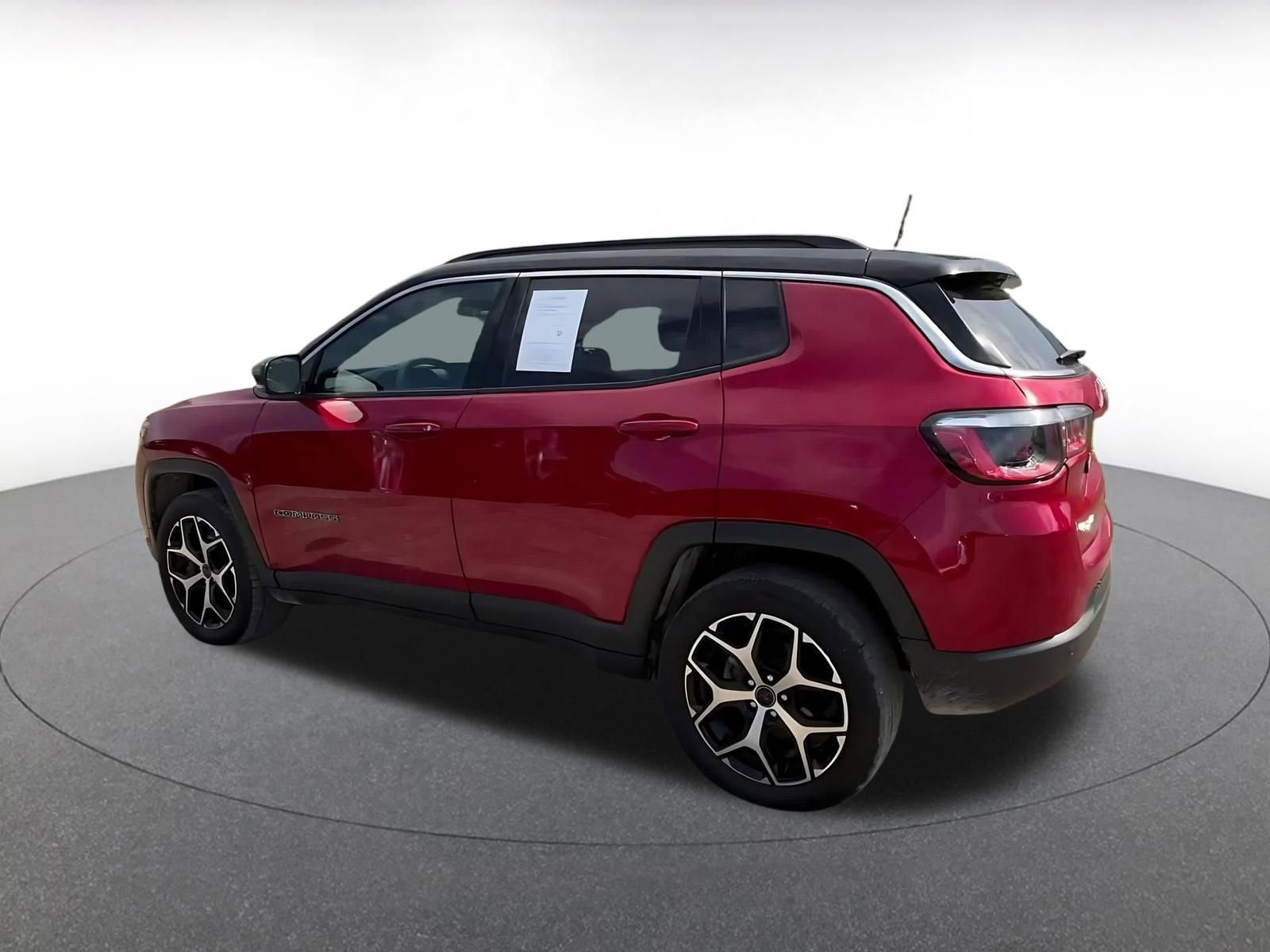Used 2025 Jeep Compass Limited AWD/4WD image 10