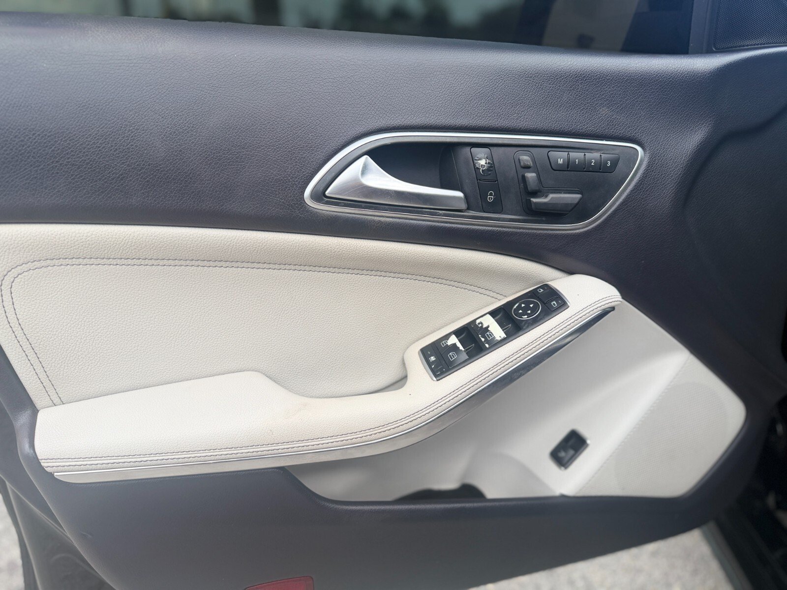 Used 2014 Mercedes-Benz CLA 250 4MATIC image 9