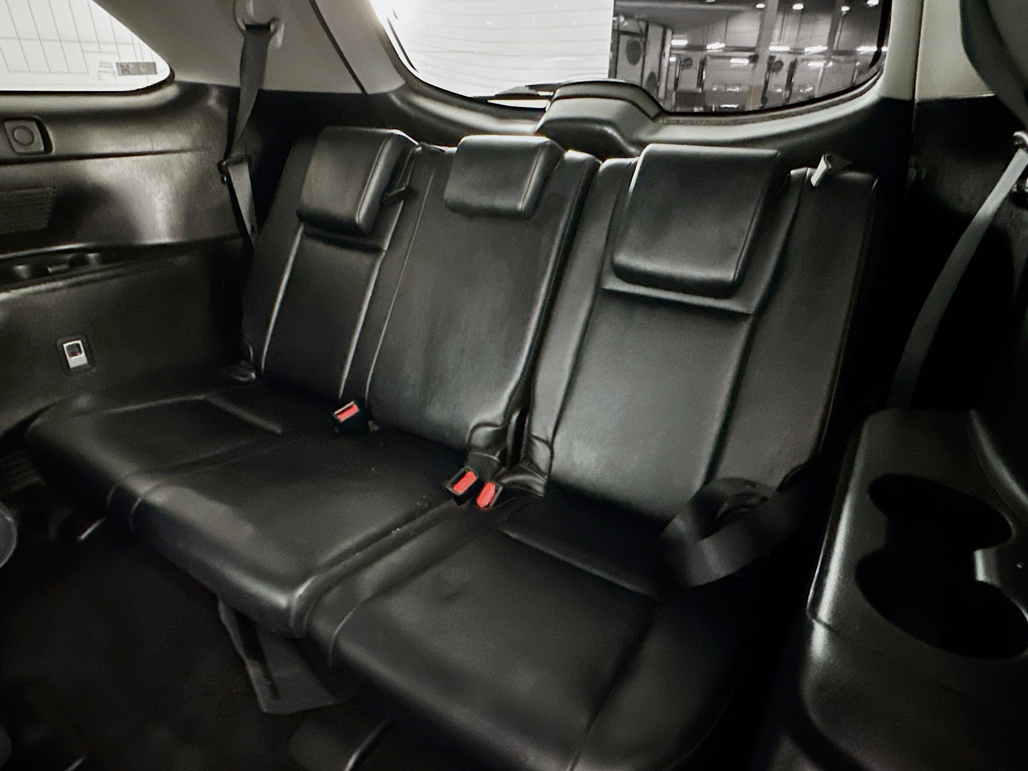 Used 2019 Toyota Highlander SE image 30