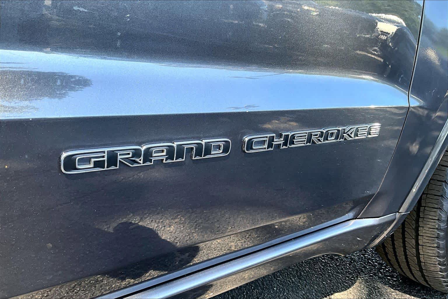 Used 2017 Jeep Grand Cherokee Overland image 10