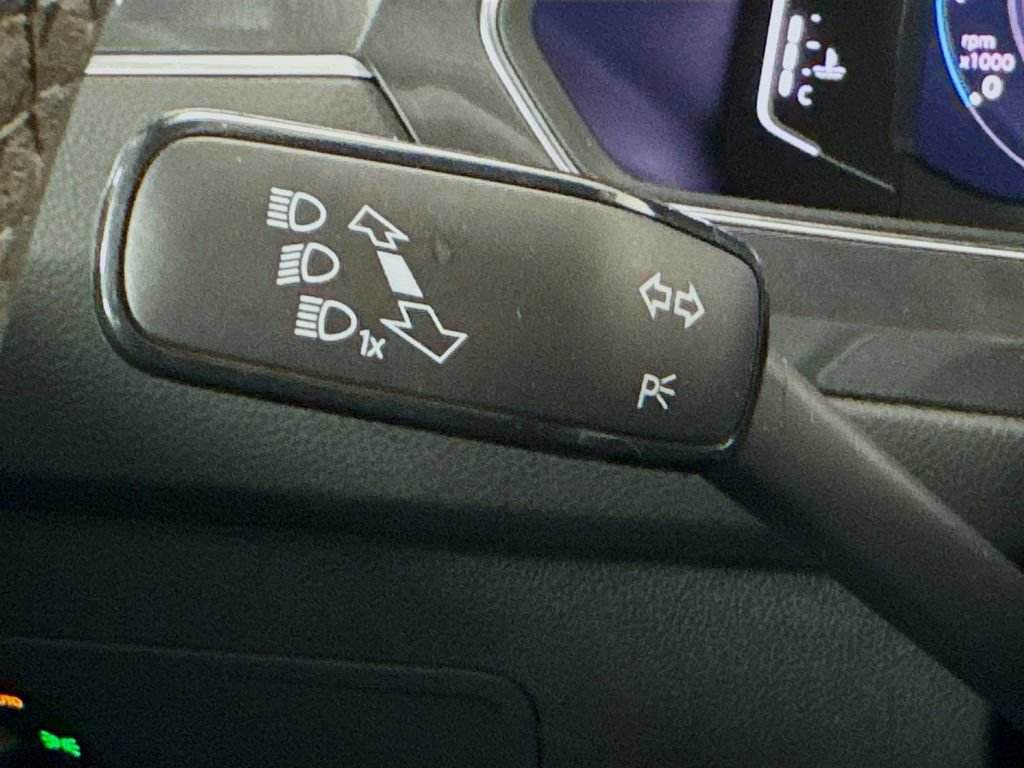 Used 2020 Volkswagen Tiguan SEL Premium R-Line AWD/4WD image 13