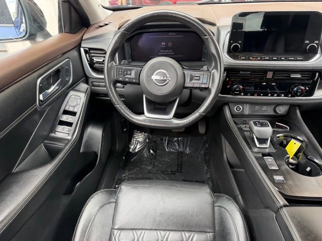 Used 2022 Nissan Rogue Platinum w/ Head-Up Display Package FWD image 9