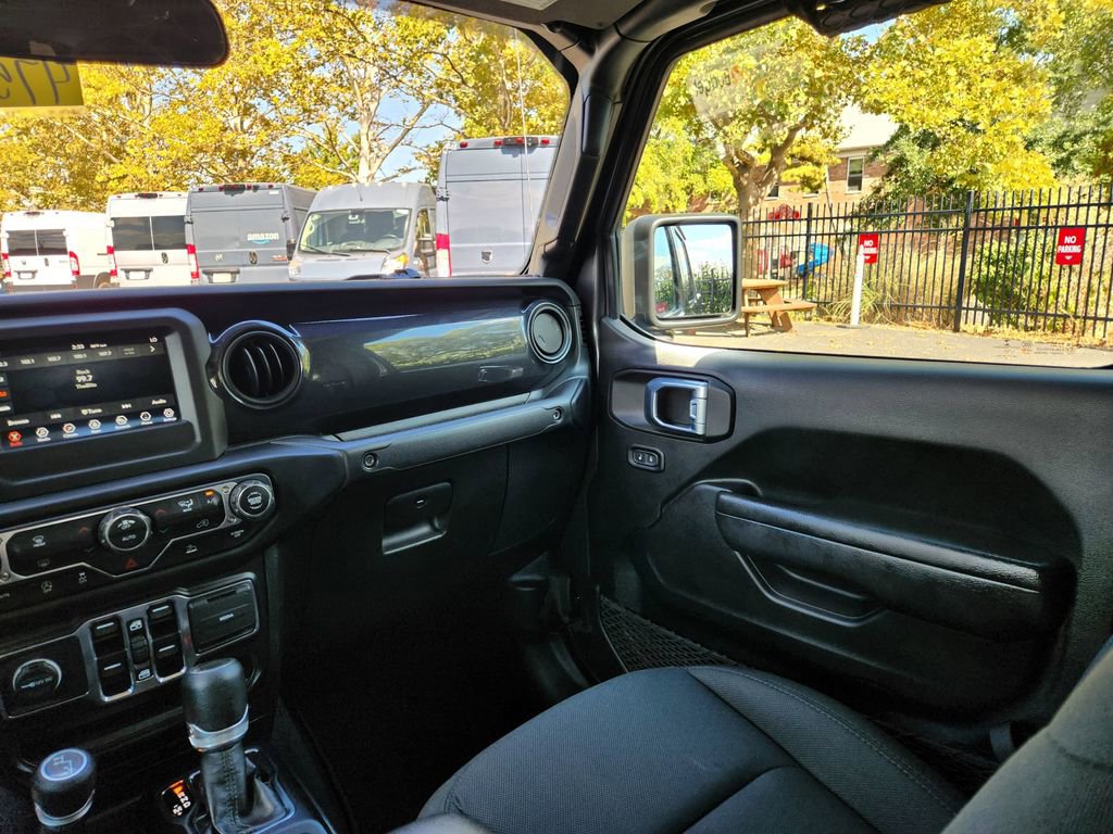 Used 2022 Jeep Gladiator Sport image 28