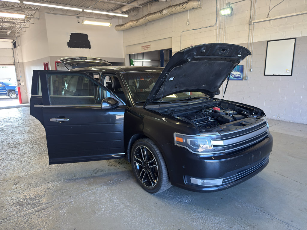 Used 2014 Ford Flex Limited w/ Equipment Group 301A FWD image 9