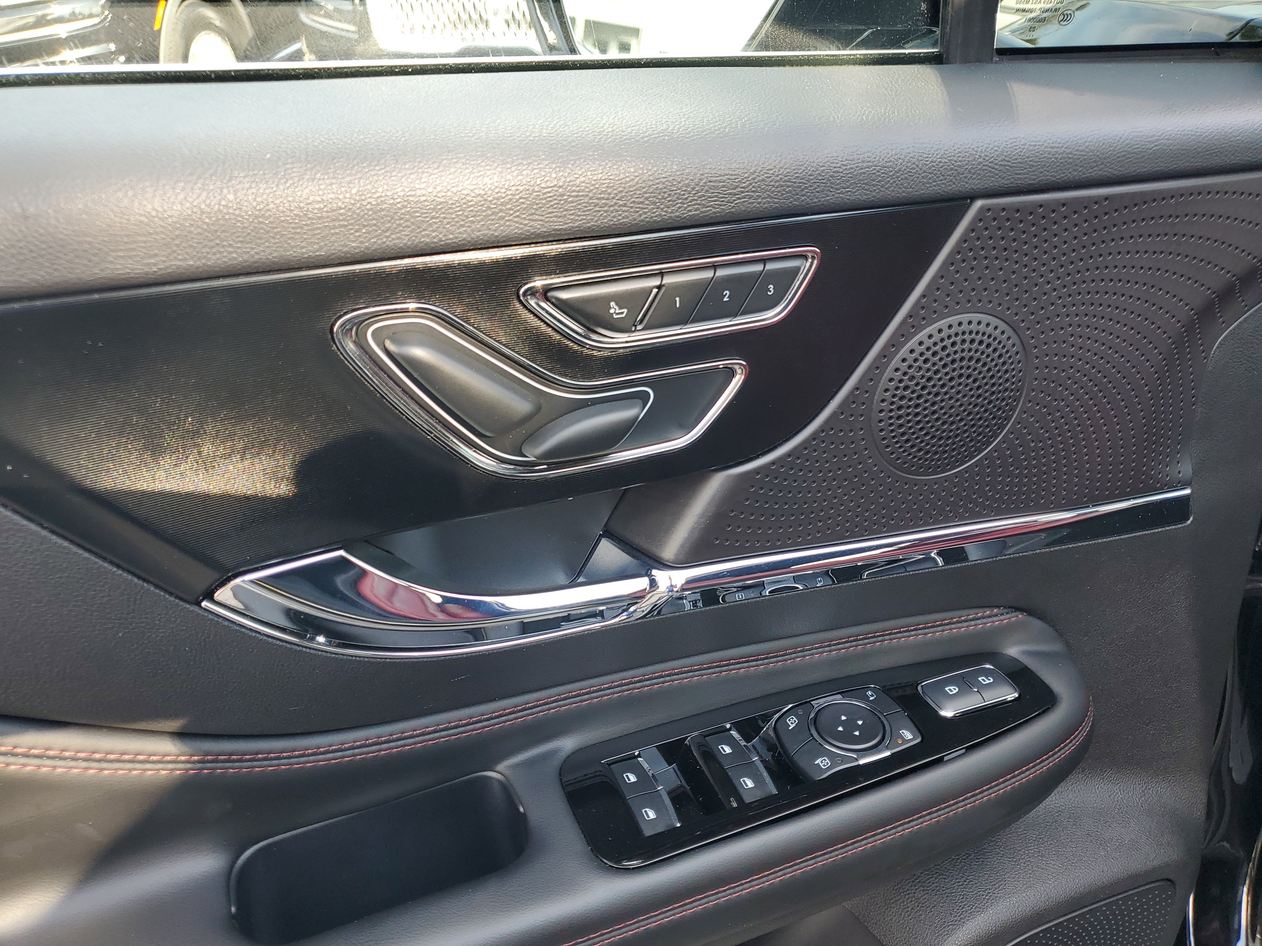 Certified 2024 Lincoln Corsair Reserve w/ Equipment Group 201A image 15