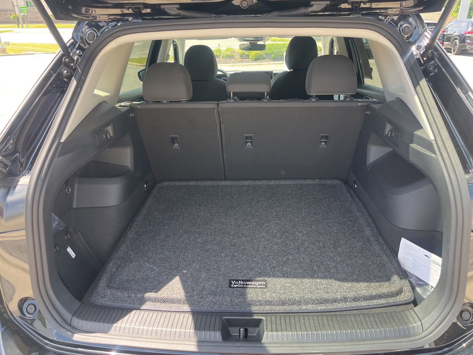 Certified 2025 Volkswagen Tiguan S FWD image 30