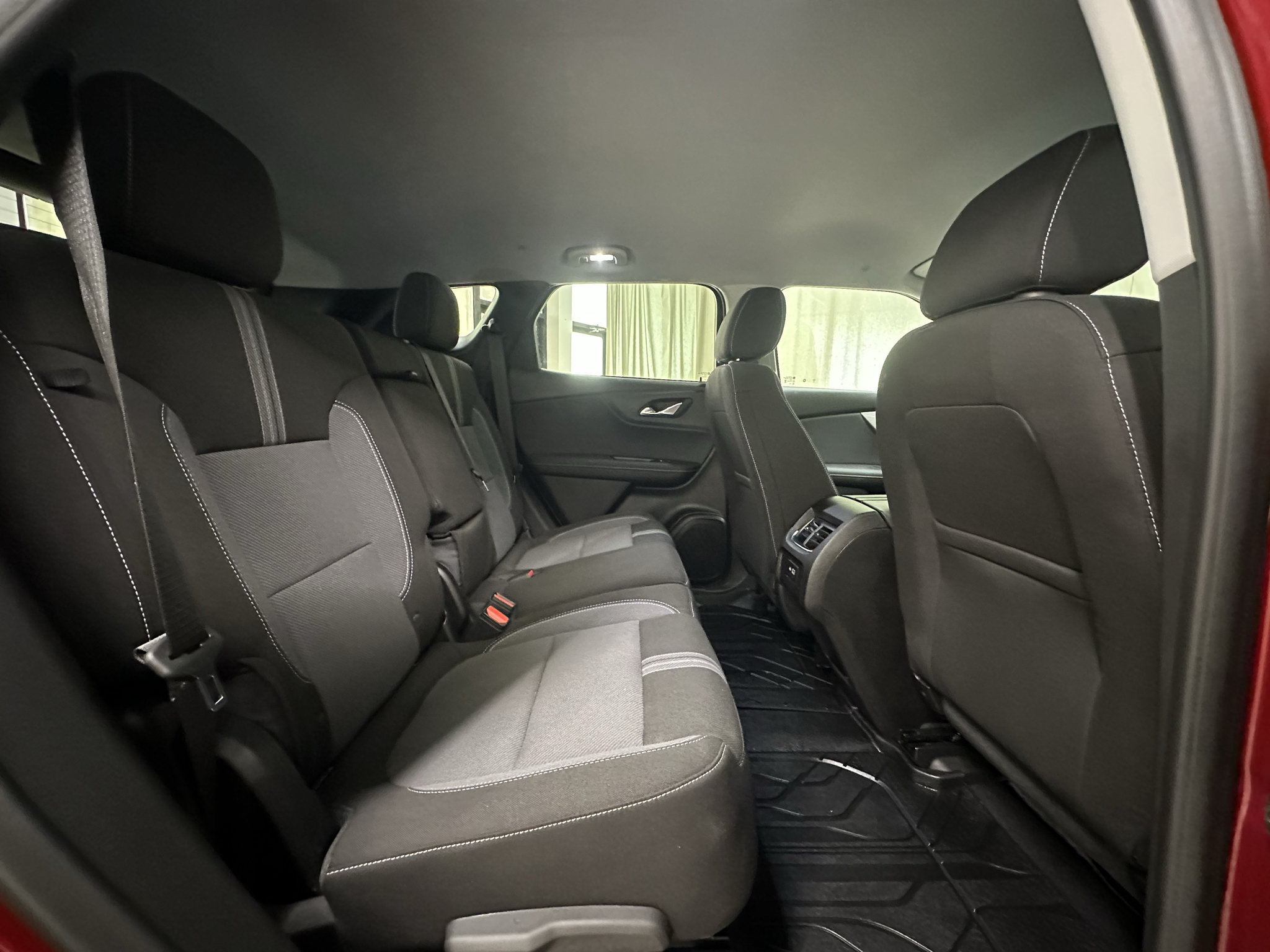 Certified 2025 Chevrolet Blazer LT w/ Convenience Package FWD image 17