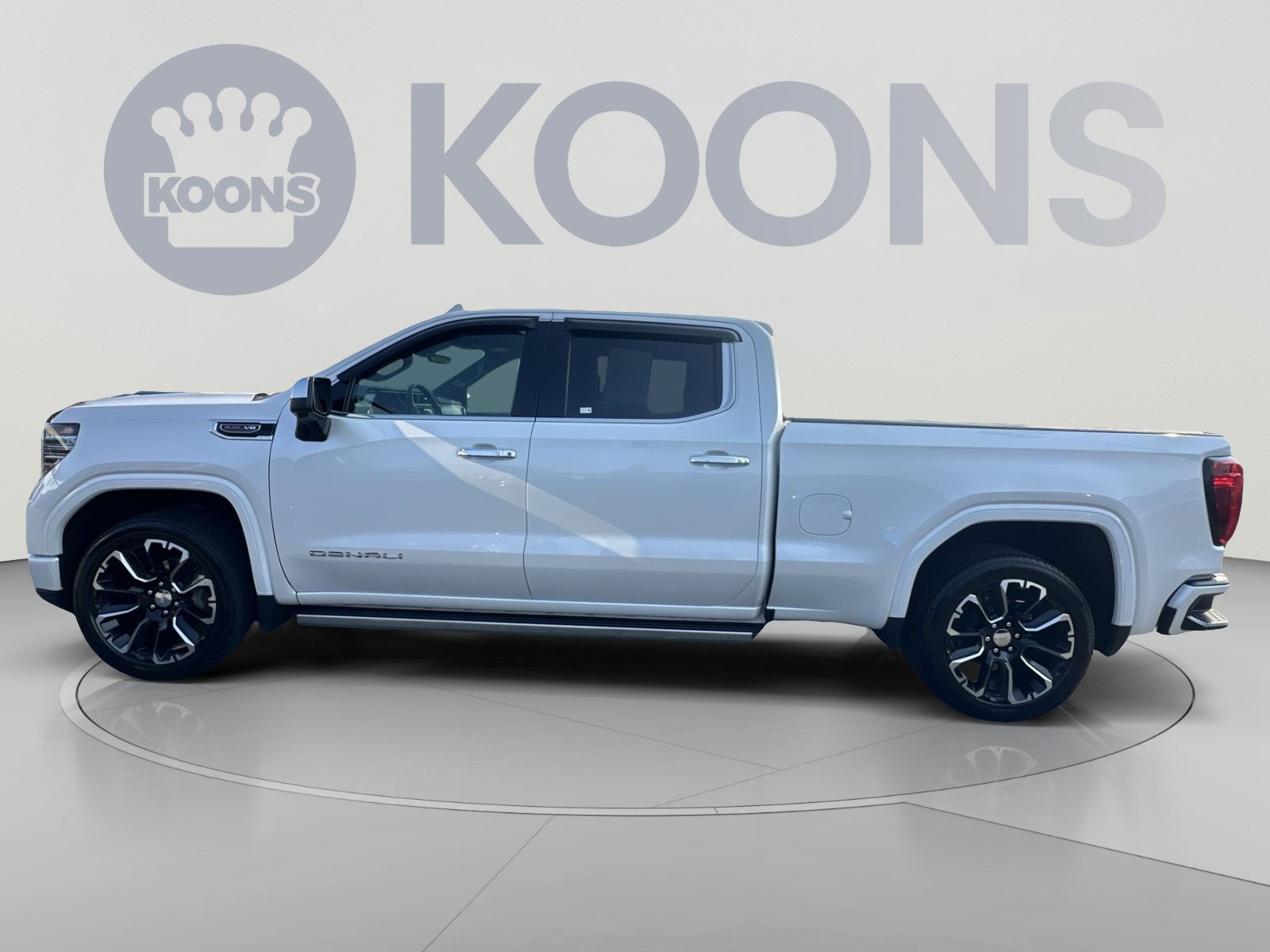 Used 2024 GMC Sierra 1500 Denali w/ Denali Reserve Package AWD/4WD image 7