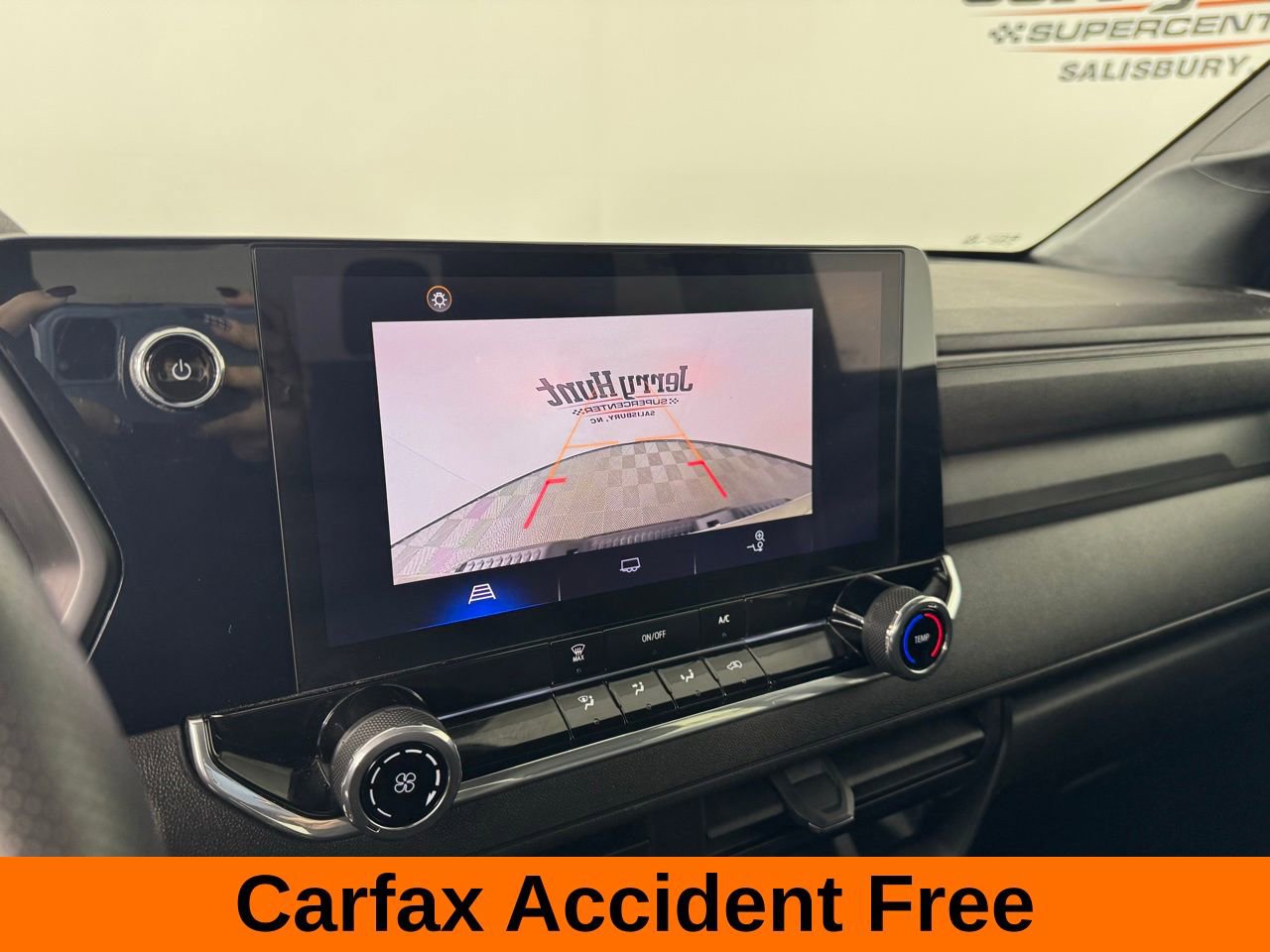 Used 2024 Chevrolet Colorado W/T image 3