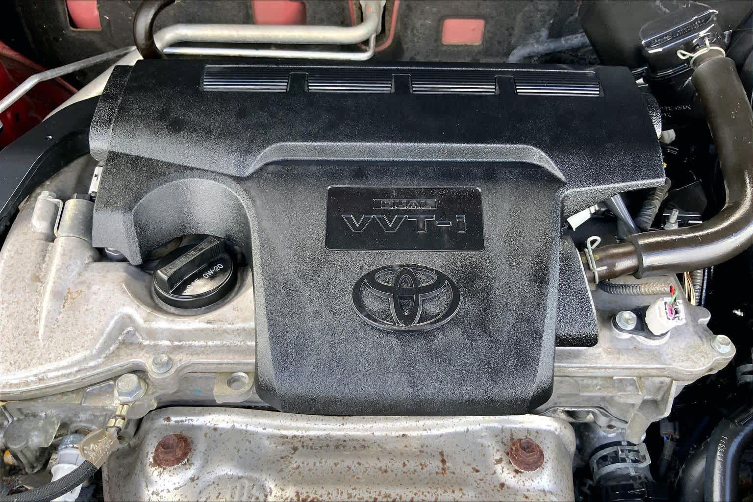 Used 2018 Toyota RAV4 LE w/ All Weather Liner Package AWD/4WD image 32