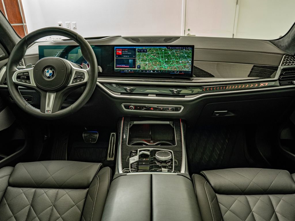 Used 2025 BMW X7 xDrive40i w/ M Sport Package AWD/4WD image 27