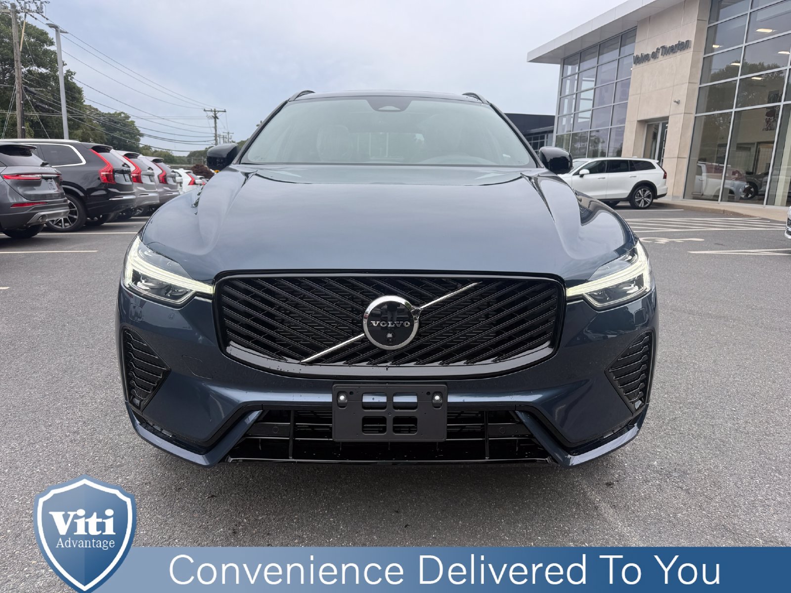 New 2027 Volvo XC60 B5 Plus AWD/4WD image 3