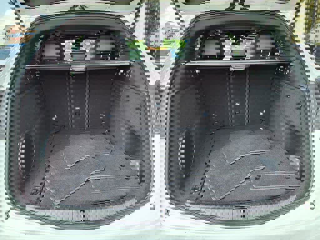 Used 2023 Alfa Romeo Stelvio Estrema image 5