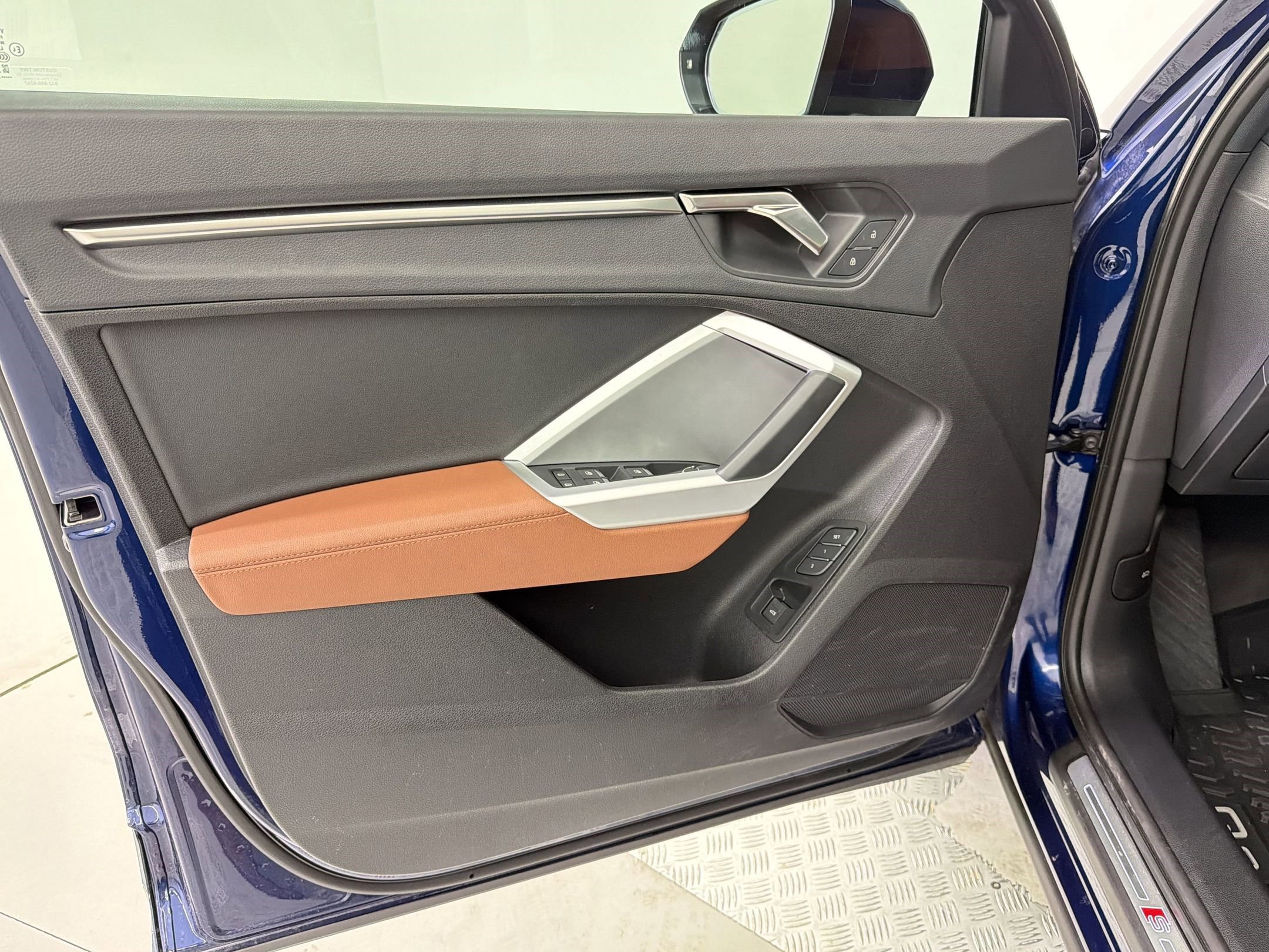 Certified 2025 Audi Q3 2.0T Premium w/ Convenience Package AWD/4WD image 25