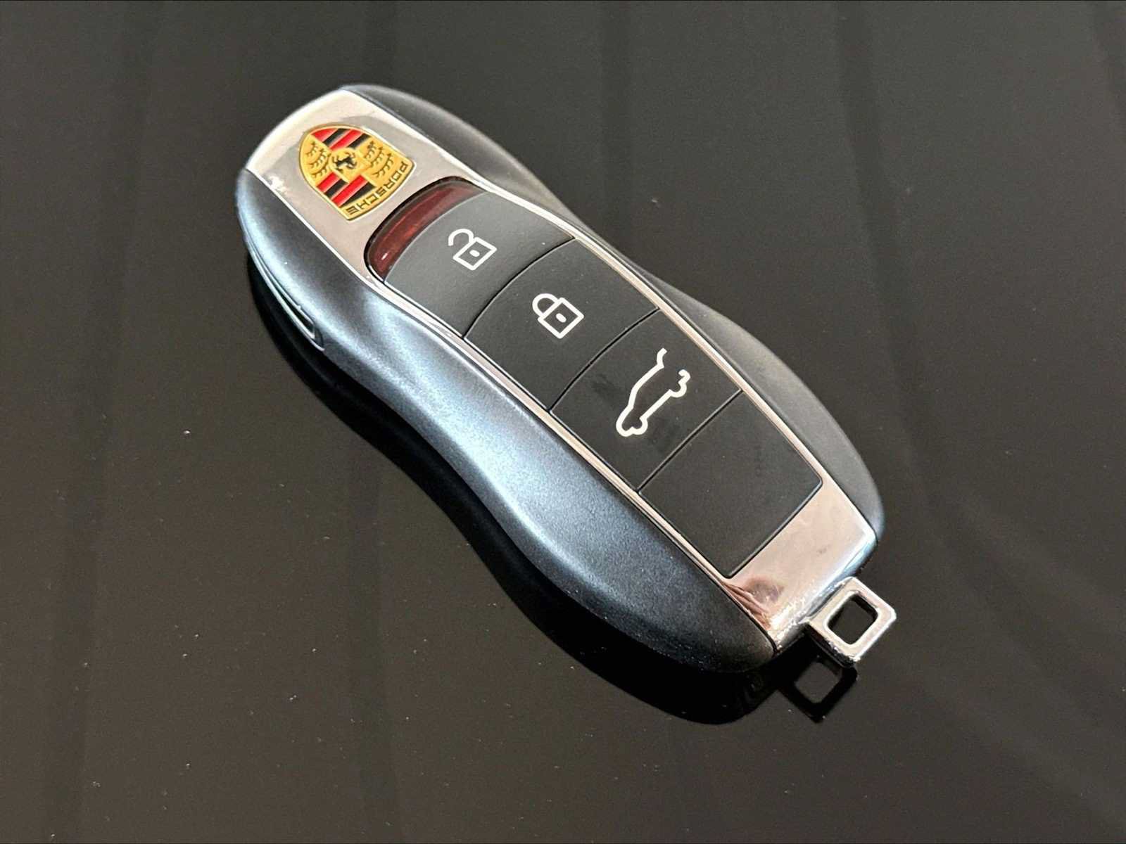 Used 2026 Porsche Macan AWD/4WD image 35