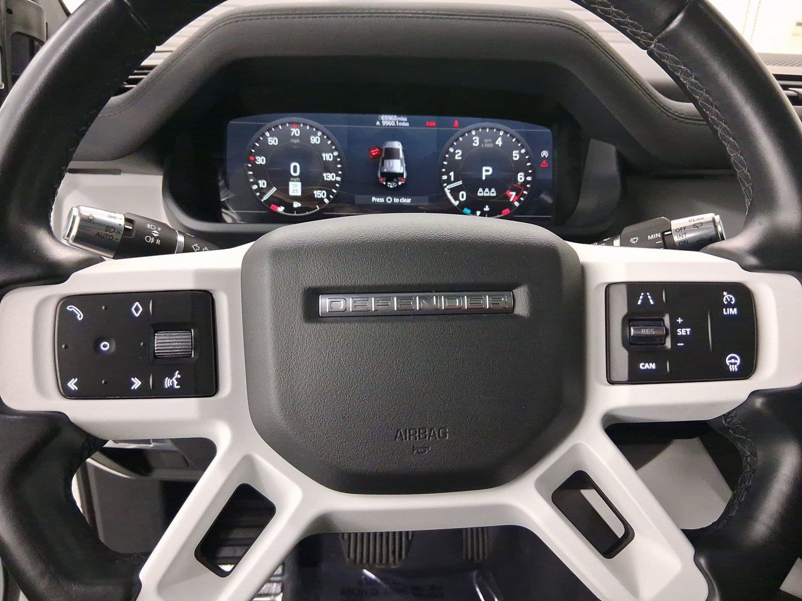 Used 2022 Land Rover Defender 110 X-Dynamic SE image 17