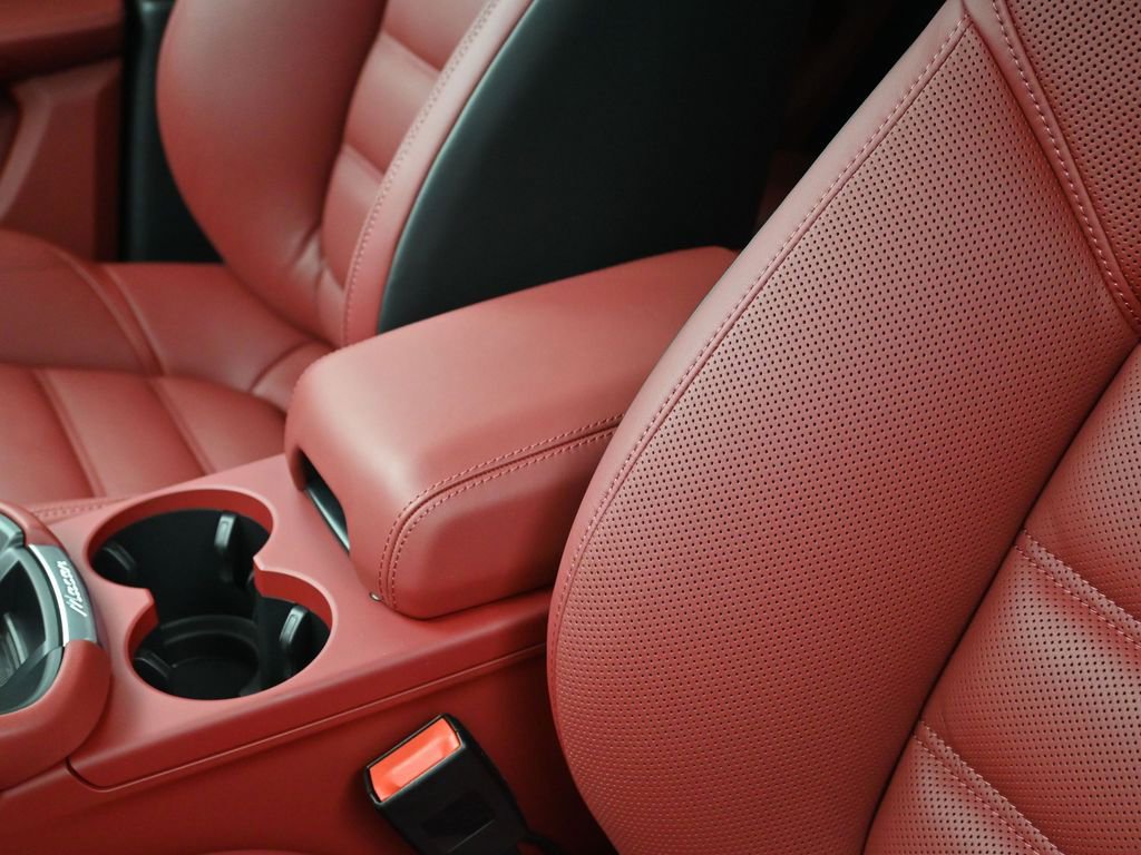 New 2026 Porsche Macan S image 21