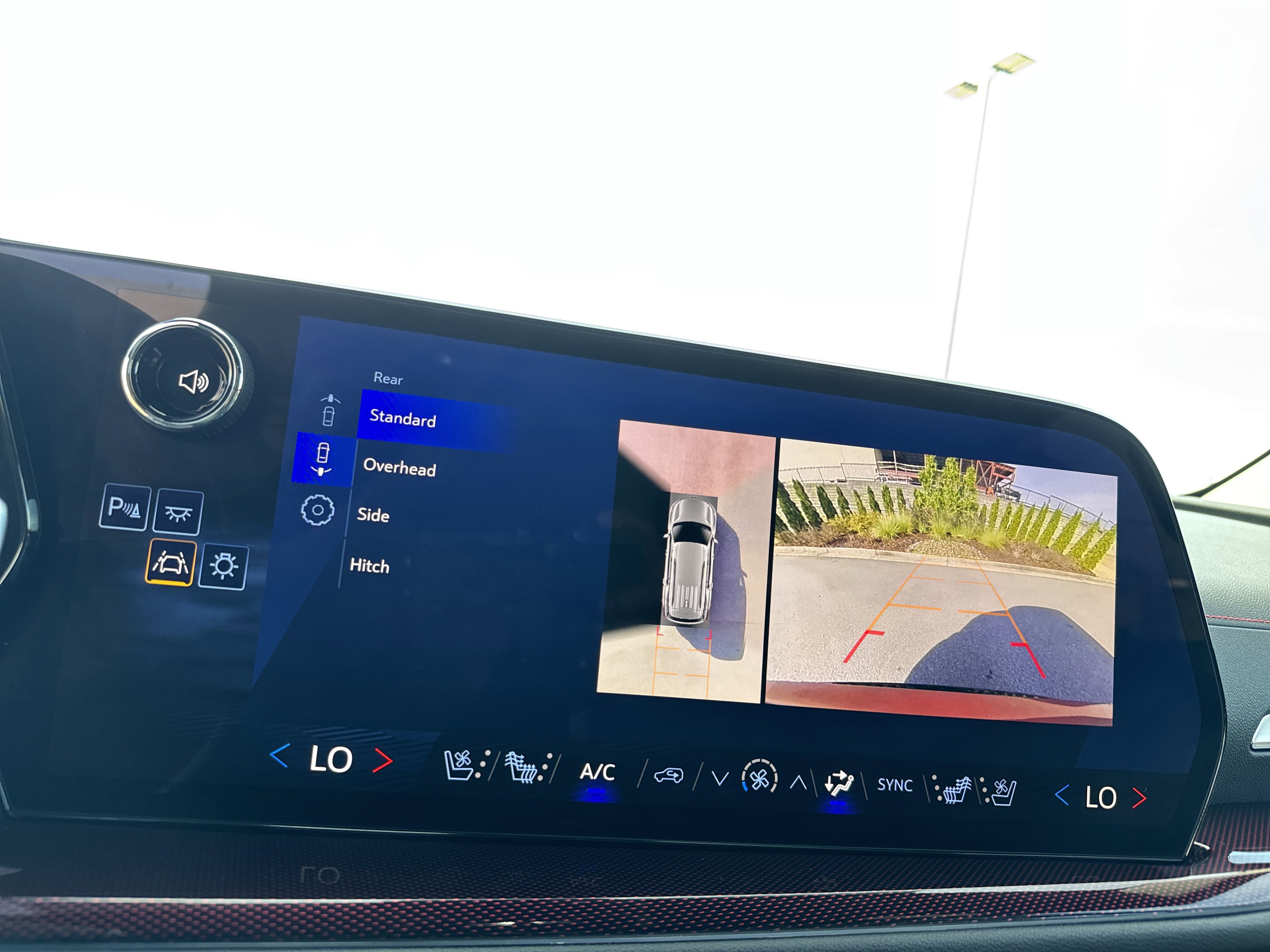 Used 2024 Chevrolet Traverse RS image 25