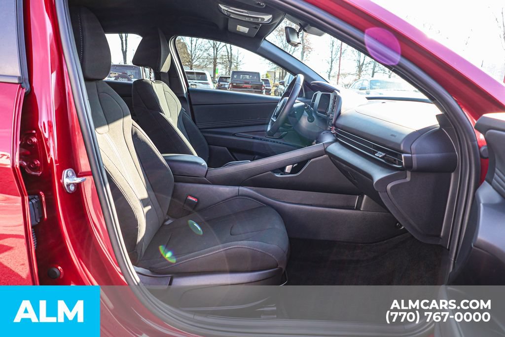 Used 2025 Hyundai Elantra Sport FWD image 21