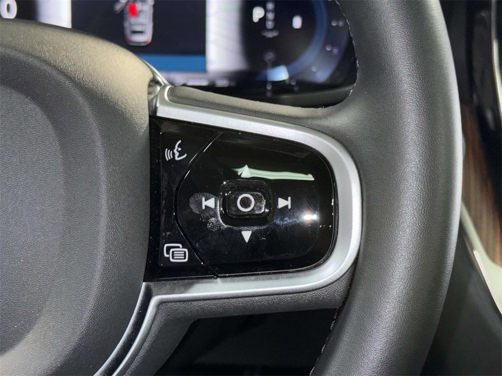 Used 2025 Volvo V60 B5 Cross Country Plus image 30