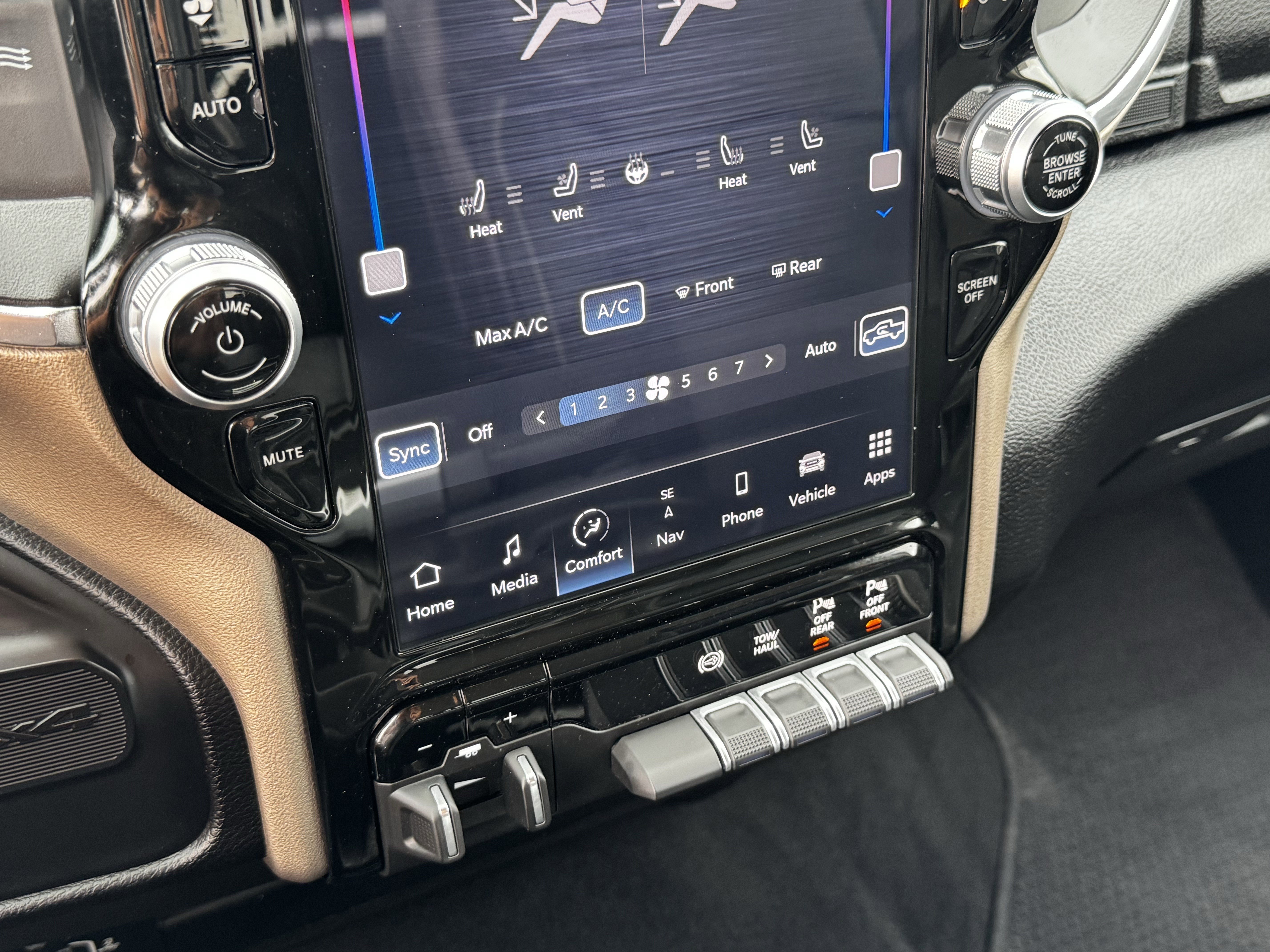 Used 2024 RAM 2500 Laramie image 20