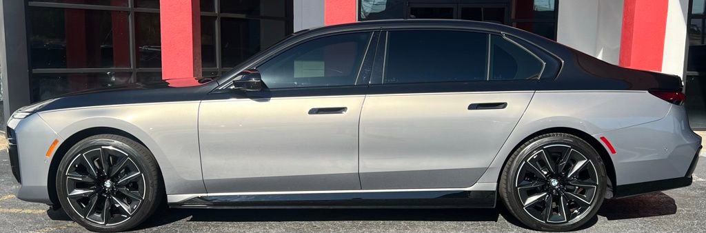 Used 2023 BMW i7 xDrive60 AWD/4WD image 6