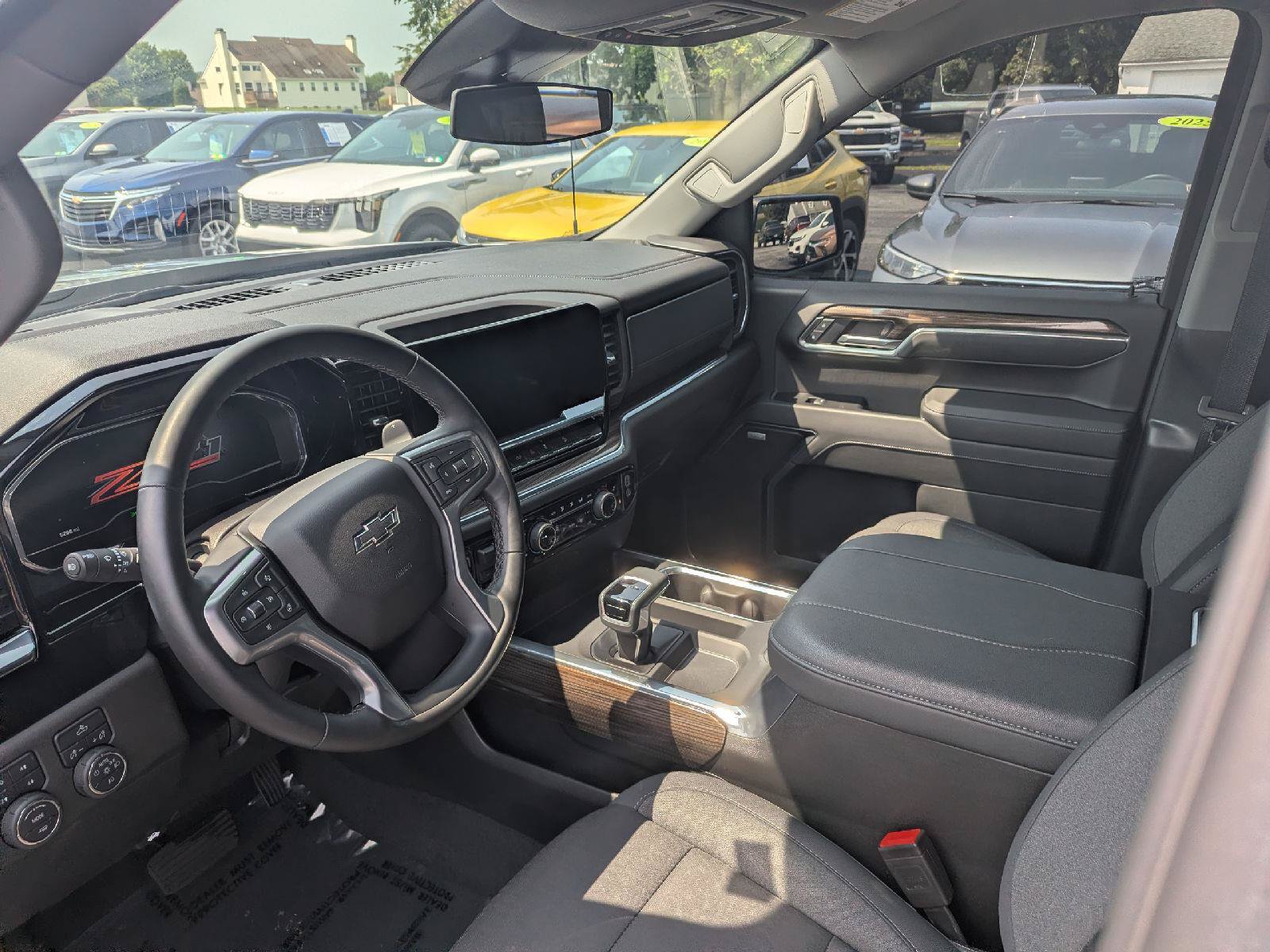 Used 2025 Chevrolet Silverado 1500 RST AWD/4WD image 14