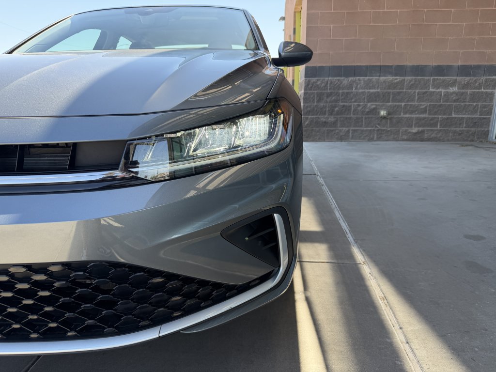 Used 2025 Volkswagen Jetta SE w/ Sunroof Package FWD image 11