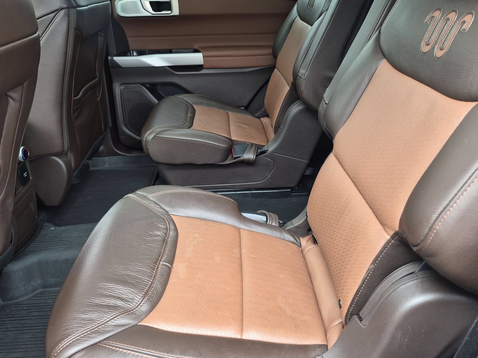 Used 2024 Ford Explorer King Ranch w/ Technology Package AWD/4WD image 19