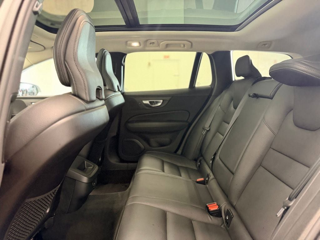 Used 2025 Volvo V60 B5 Cross Country Plus AWD/4WD image 23