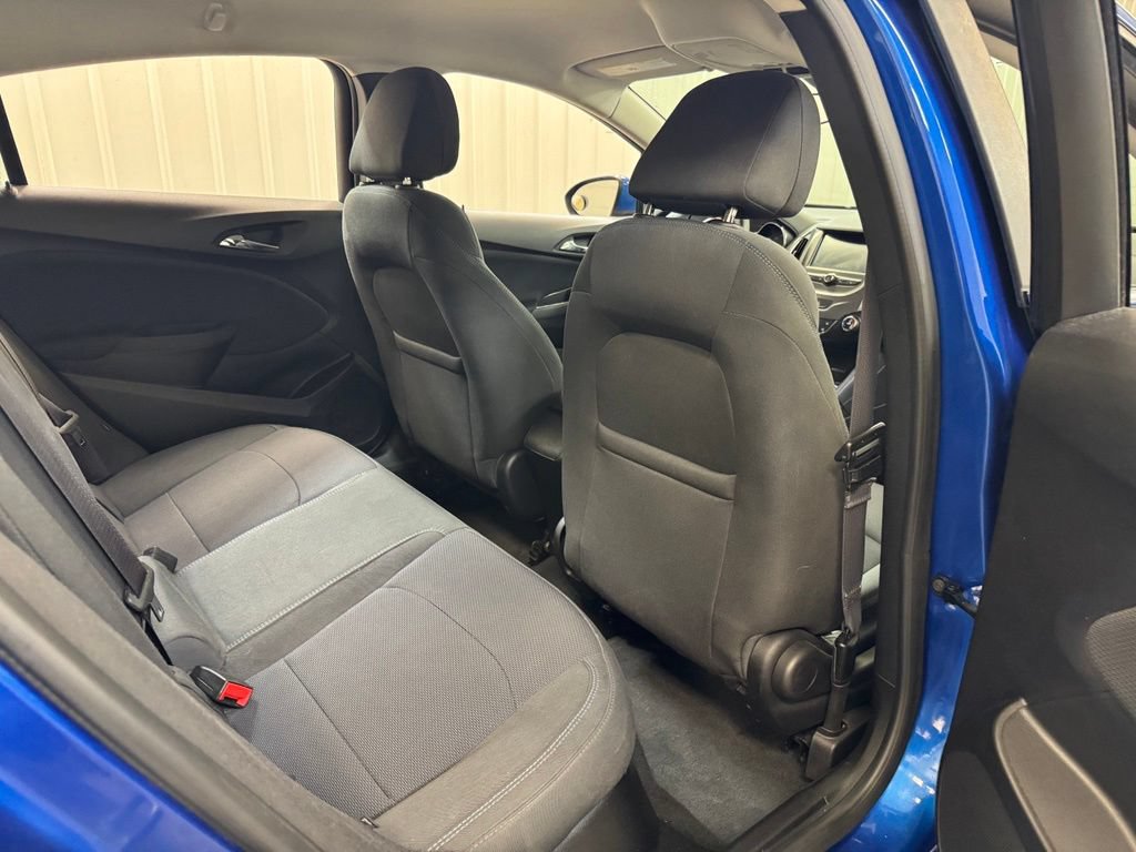 Used 2017 Chevrolet Cruze LT FWD image 27