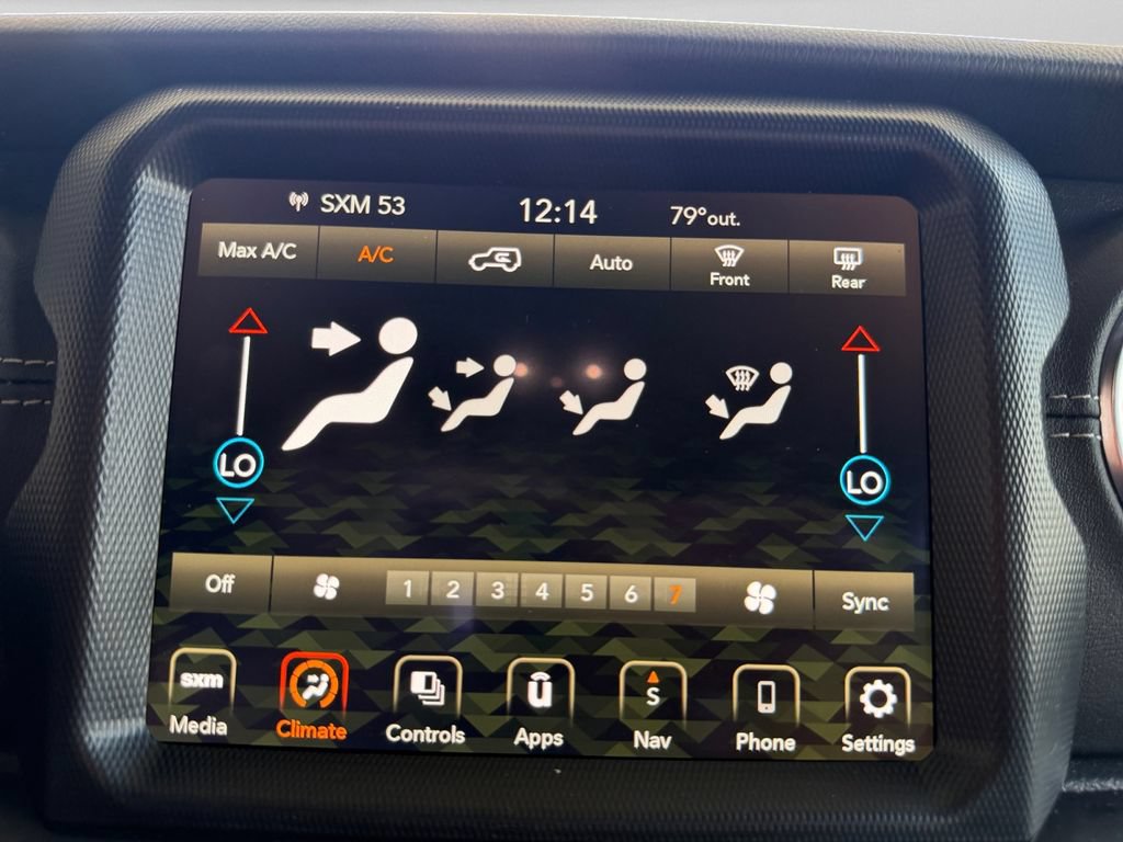 Used 2023 Jeep Wrangler Unlimited Sahara AWD/4WD image 19