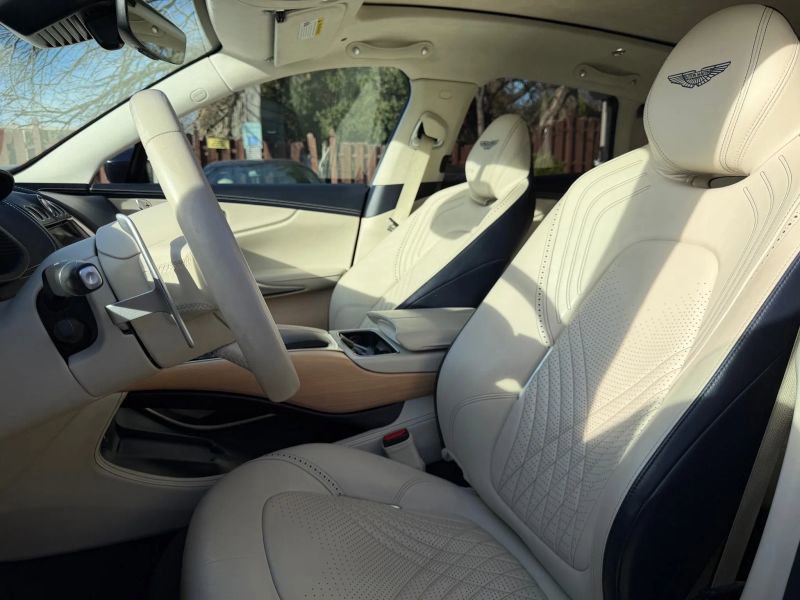 Used 2021 Aston Martin DBX Sport Utility 4D image 18